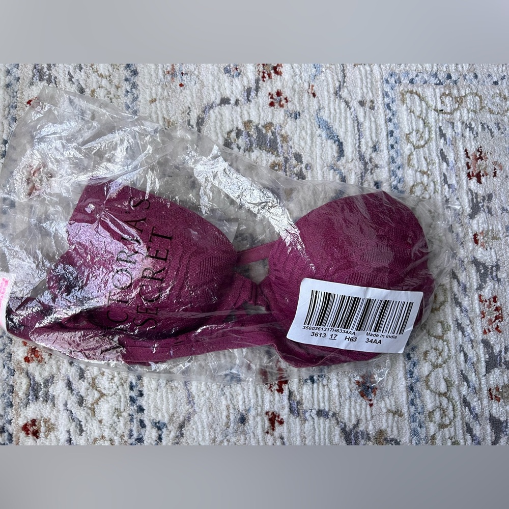 New PINK Victoria’s Secret Wear Everywhere T-shirt bra lace berry size 34AA